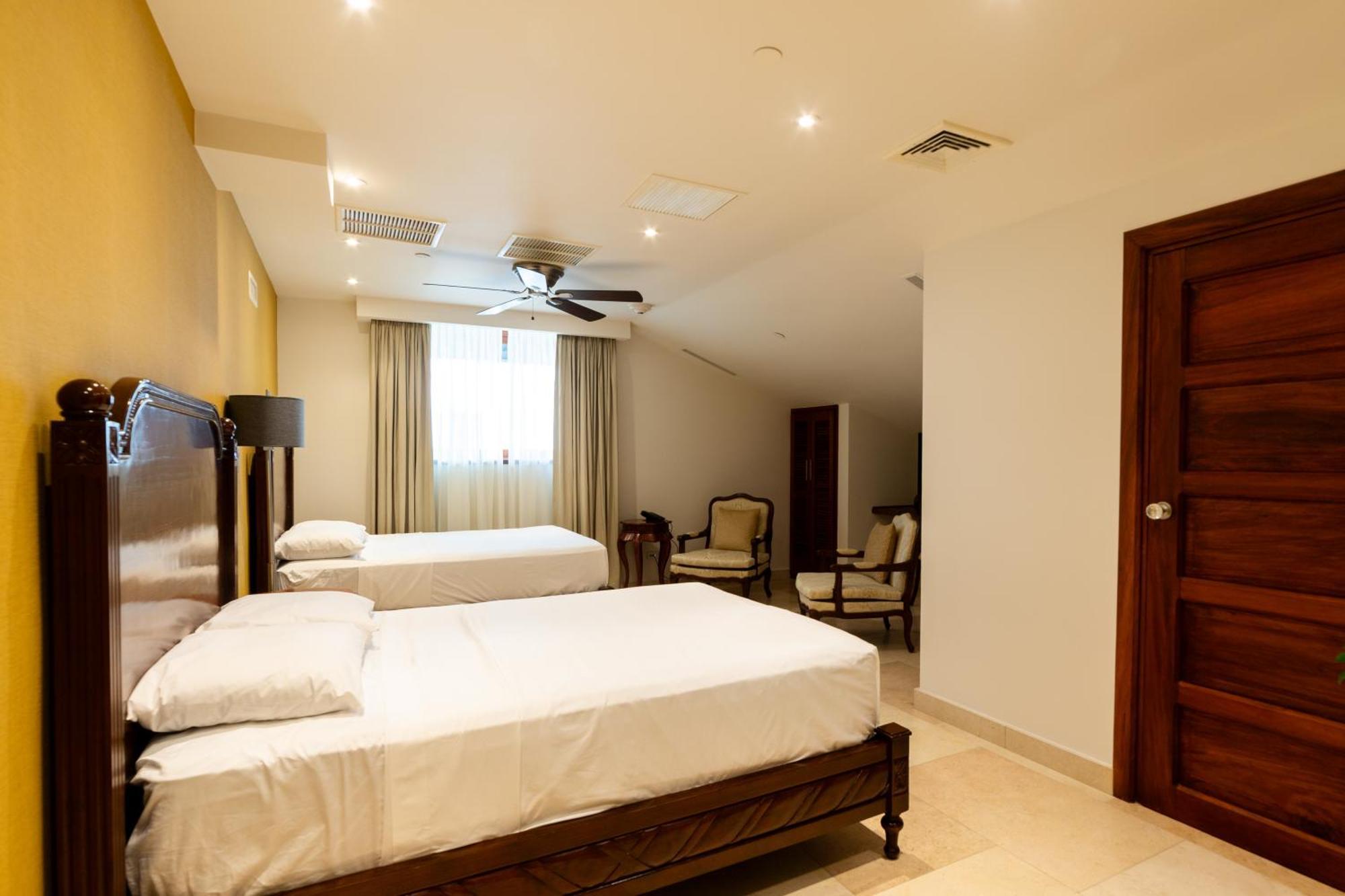 Hotel Plaza Herrera Panamá Esterno foto